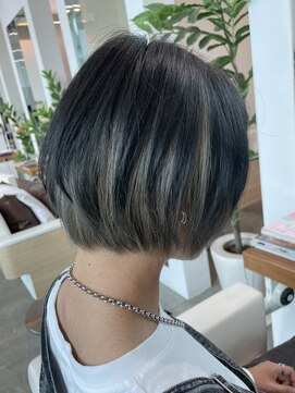 カッツ 駅家店(CUT S) 黒×ベージュアンブレラカラー