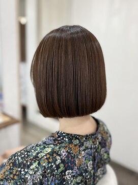 ウミネコ 表参道店(Umineko) ハネを抑えた乾かすだけの艶ボブ
