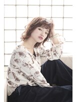 シュシュット(chouchoute)&nbsp;ヘルシーショートヘア斜めバング愛されかわいいベージュ系