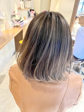 リー ヴィータ 上新庄(Lee Vita) エアータッチ×バレイヤージュ×コントラストハイライト