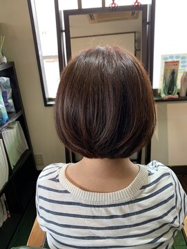 烏来 ふんわりミディアムボブ