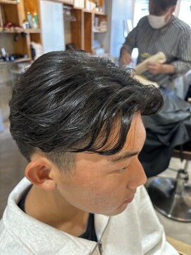 アメラボ(AmeLab) 名古屋天白区梅ヶ丘メンズカットセンターパートツーブロック