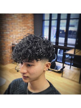 ドゥーエン(DoEN) スペインカール/スキンフェード