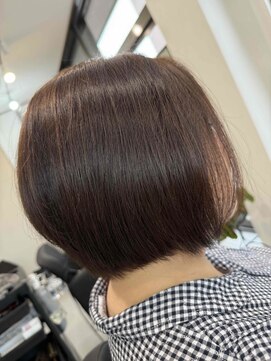 カラープラス(Color+) 前下がりボブ