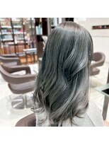 マーリィ イオン久里浜店(AEON)&nbsp;小顔見せ◎韓国風ロングヘア×ブリーチアッシュグレイ