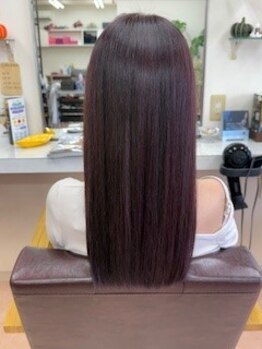 髪質が固い方でもやわらかな印象にしてくれて、透明感のあるカラーが大人気♪色落ちしても綺麗な発色に◎