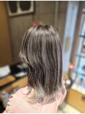 脱白髪染め◎グレージュハイライト×ミディ