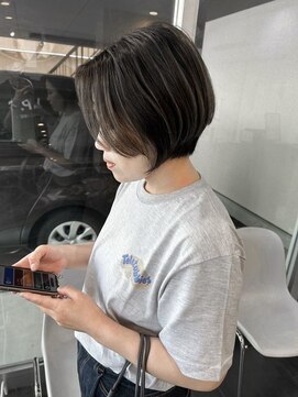 グラム(gram) 透明感グレージュカラー×ショートボブ