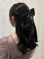 プランタン ミュー&nbsp;ぷるんと巻きの大人っぽハーフアップ