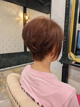 アルヴェラヘアエッセンス(ARVELA hair essence) メリハリ前下がりショート