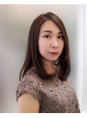 大人女子に人気◎ツヤ感ストレート