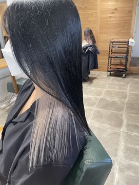 ルアーナ(LUANA) ブラック×ホワイトで大人かっこいいカラー♪