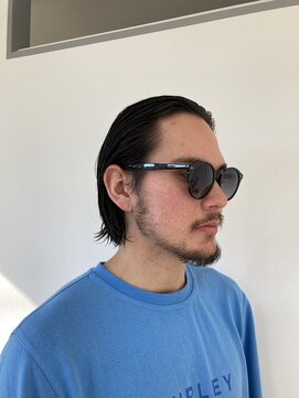 プルチーノ(Pulcino) オールバック / ミディアム ロング