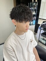 アイズ 海老名(AIZU) ツイストスパイラルパーマ 縦落ちパーマ メンズカット 眉毛