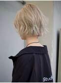 【GEEKS渋谷】ホワイトブロンド/ポイントカラー/冬ヘア/ミニボブ