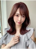 内巻きワンカールで大人可愛いミディアム