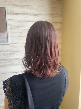 エム インターナショナル 白岡 キュート(EMU international CUTE) 動きとツヤの赤みカラー