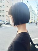 20代30代透明感暗髪アッシュブルーグレージュ丸みボブ