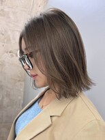 ソワネ 表参道(soigne)&nbsp;表参道艶髪ミディアムレイヤーボブウルフアッシュグレー40代