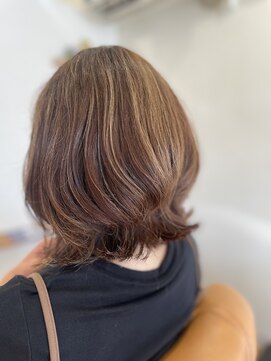 スノウ(snow) ふつうウルフな白髪ぼかし