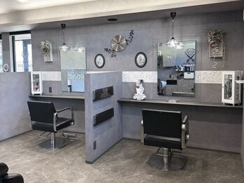 ジョワイエール(JOAILLIER)の写真/《マンツーマン施術》《半個室》《パーソナルカラー》《スタイリングのアドバイス》