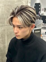 センターパートハイライト「毛流れを最大限カッコよく。」メンズハイライト特化サロンK!ng