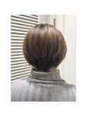 ショートボブ