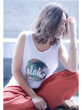 エイミー(Aimee) aimee 町田 こなれセンターパートミディ×シアーグレージュ