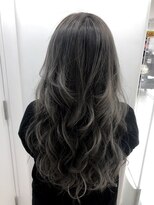 エヌプラス(N+)&nbsp;黒髪グラデヘアーオリーブグレー小顔に見せるヘアココアベージュ