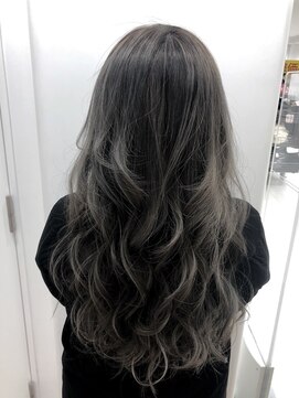 エヌプラス(N+) 黒髪グラデヘアーオリーブグレー小顔に見せるヘアココアベージュ