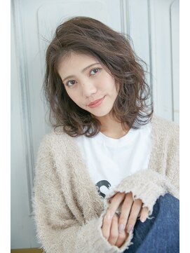 フィガロ アヴェダ(FIGARO AVEDA) クセ毛風ミディアムボブ