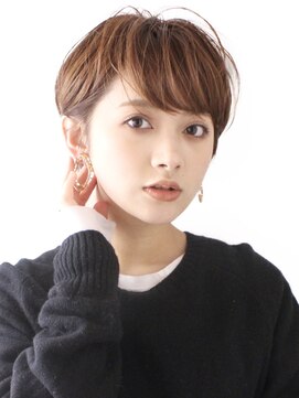 ロビー 表参道(ROBBY) 耳掛けマッシュショート／ベージュブラウン／表参道／40代50代