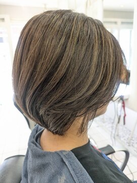 ヘアーデザインムーヴ(Hair design MOVE) 白髪ぼかしハイライト　明るい白髪染め　40代　50代