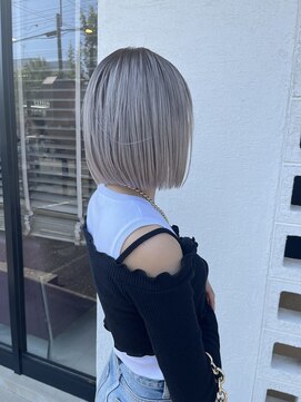 ポイントファイブバイソレイユ 豊橋駅前大通店(.5 by SOLEIL) ボブブリーチありホワイトブロンド