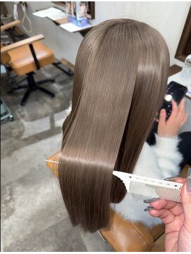カーキヘアリンク(khaki hair link) 黒染めからワンブリーチグレージュ