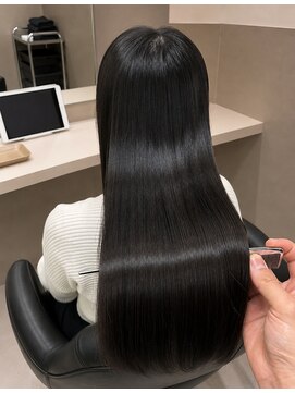 サロウィン 広島(SALOWIN) 縮毛矯正で叶える艶髪美人