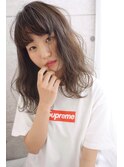 やわらかグレージュ