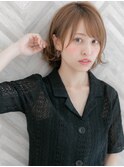 【ROMA】ミルキーベージュ/耳かけ無造作パーマショートボブ