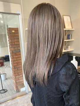 アットラップレーヴ(attrape-reve) 【attrape-reve】大人可愛い/ハイトーン/ブリーチ/グレージュ