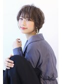 ローライトアッシュブラウン大人かわいい小顔ワンサイドショート