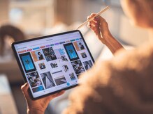 16種類豊富なドリンクメニュー&全席に1台ずつタブレットを完備