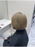 ミルクティーベージュ+ボブヘア