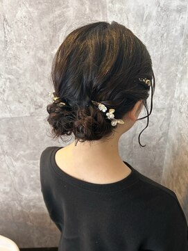 アイビーヘアー(iB HAiR) ツインお団子アレンジ