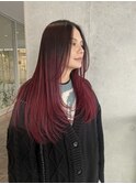 レイヤーカット×グラデーションカラー×赤髪