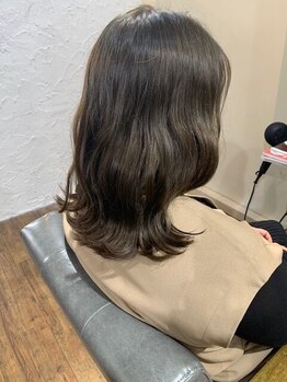 透明感のある色味と艶、柔らかさ漂う厳選したカラーで満足度の高い仕上がりに◎