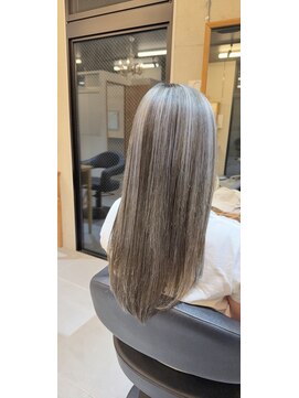 ルミエール(Lumiere) 黒×ベージュのハイライト☆