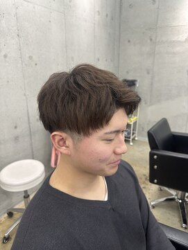 アジールヘア 赤羽駅南口店(agir hair) メンズ赤羽アップバング刈り上げスタイル