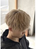 メンズ大分ハイトーンブリーチカラーミルクティベージュマッシュ