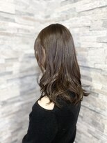 ヴィソップ(V.S.O.P)&nbsp;透明感オリーブで魅せる大人ロング