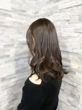 ヴィソップ(V.S.O.P) 透明感オリーブで魅せる大人ロング